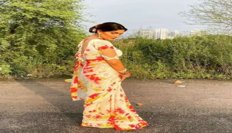 Sapna Choudhary ने साड़ी पहनकर कराया बोल्ड फोटोशूट, फैंस के दिल की धड़कन हुई तेज