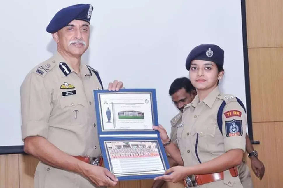 IPS Pooja Yadav: भारत की सबसे खूबसूरत महिला IPS अफसर, विदेश से नौकरी छोड़कर आई, बनकर दिखाया IPS अफसर