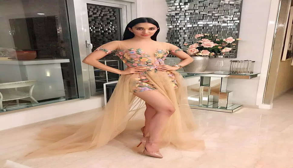 Kiara Advani House: अपने करोड़ों के घर को खूबसूरती से सजाया कियारा ने, देखें ऑल-व्हाइट थीम वाला लिविंग रूम और बहुत कुछ