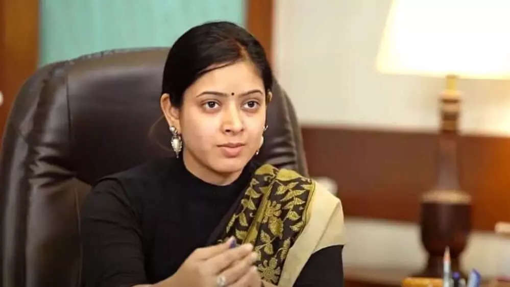 Female IAS Officers: इन 5 महिला आईएएस ऑफिसर ने ब्यूटी विद ब्रेन का उदाहरण कर के दिखाया है सफल