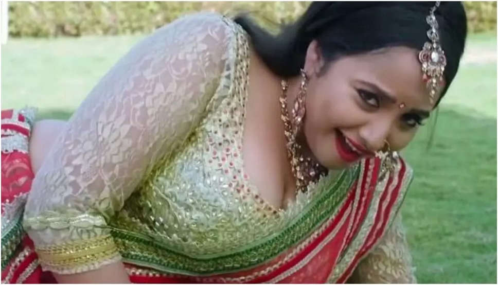 Bhojpuri Song: साड़ी पहनकर इस एक्ट्रेस ने दिखाया अपने हुस्न का जलवा, तस्वीरें देख फैंस भी हो गए मदहोश