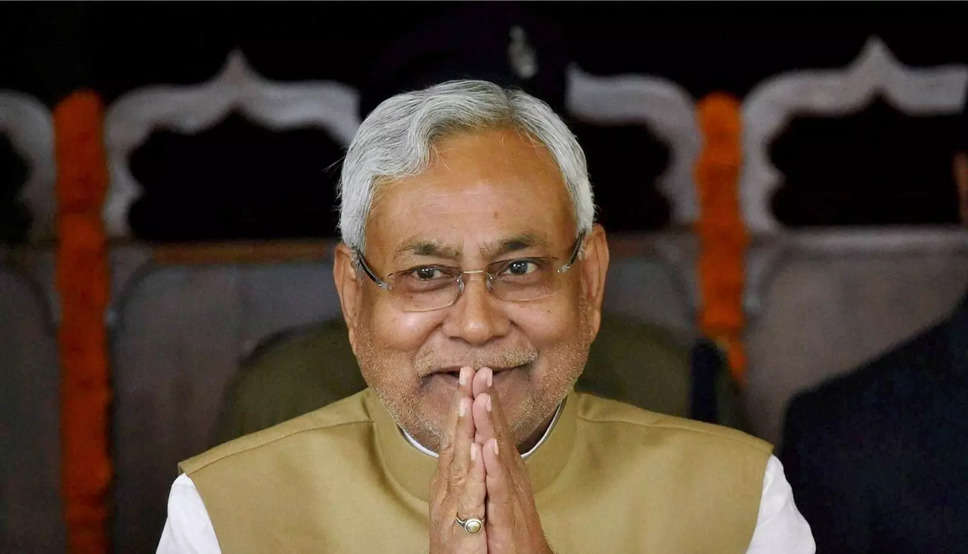 Bihar Political Crisis Live: इस्तीफे के बाद नीतीश कुमार ने की तेजस्वी से मुलाकात, चुना गया महागठबंधन का नेता