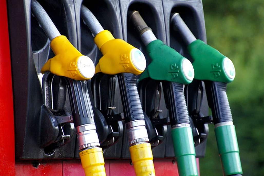हरियाणा में आज महंगा हुआ Petrol, वहीं Diesel के दामों में हुई कटौती, जानें आज का भाव