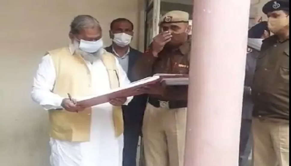 हरियाणा के गृहमंत्री अनिल विज का थाने पर छापा, SHO समेत 3 पुलिसकर्मी सस्पेंड