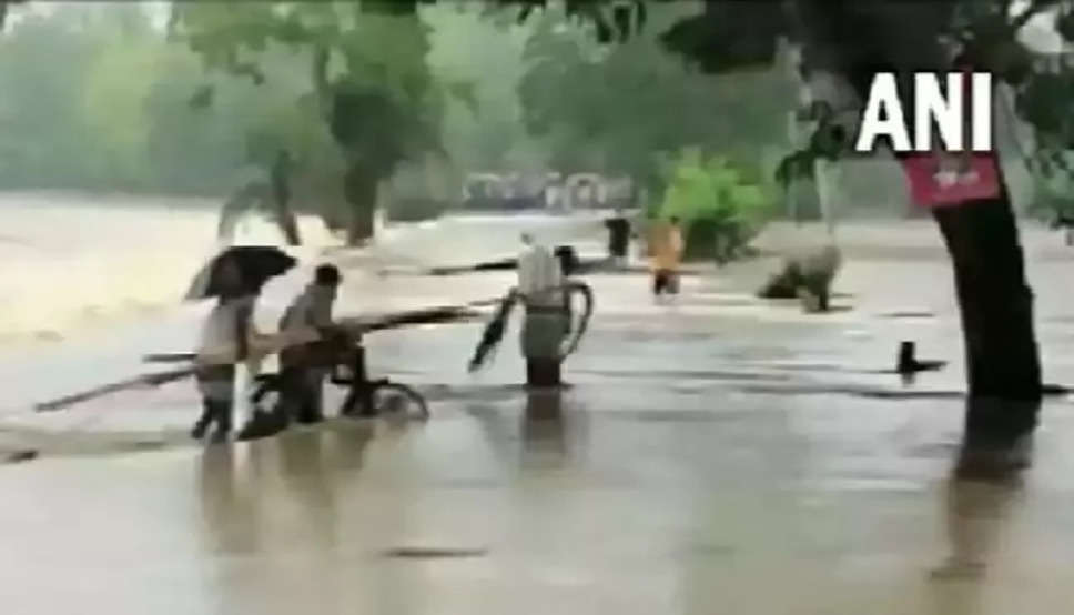 Assam Rain Update: असम में भारी बारिश से बिगड़े हालात, जन-जीवन बुरी तरह प्रभावित, सेना ने चलाया बचाव अभियान