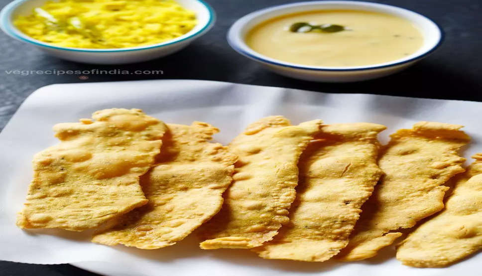 Gujrati Fafda Home Recipe: त्योहारों के सीजन में घर पर जरूर बनाएं जायकेदार गुजराती फाफड़ा, यहां जानें इसको बनाने का खास तरीका