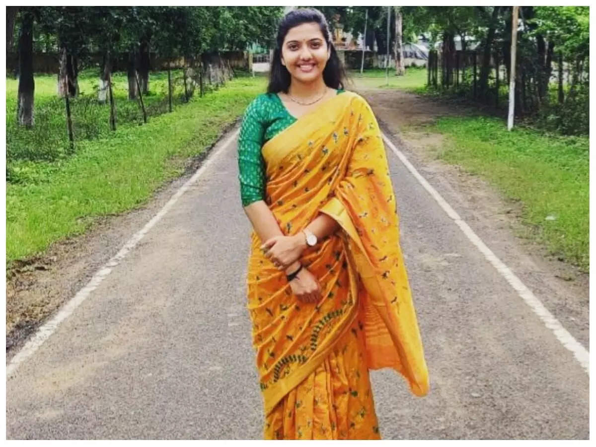 Most Beautiful IAS and IPS officers: भारत की 6 सबसे खूबसूरत IAS और IPS ऑफिसर्स, दिमाग के मामले में हैं सबसे तेज