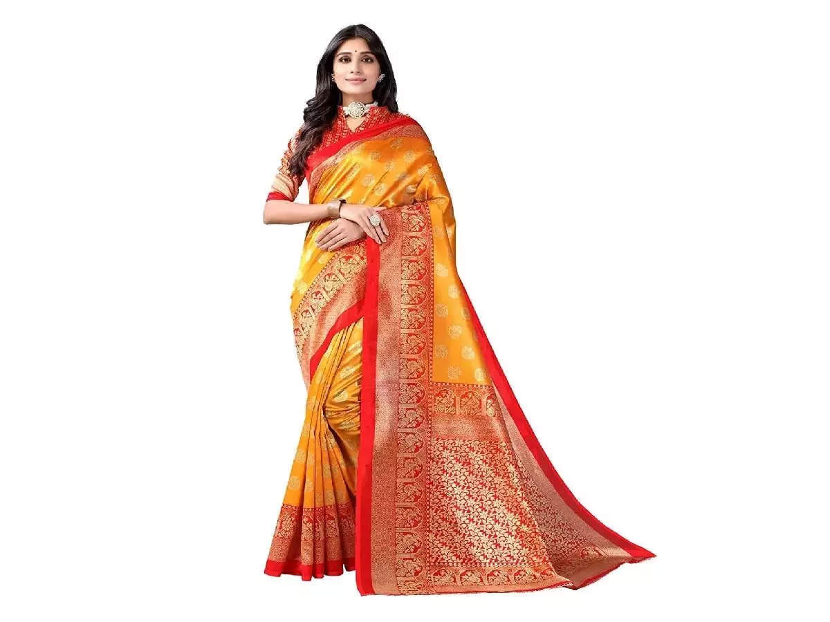 Banarasi Silk: वेडिंग सीजन में बनारसी फैब्रिक को कुछ इस तरह करें कैरी -  Grehlakshmi