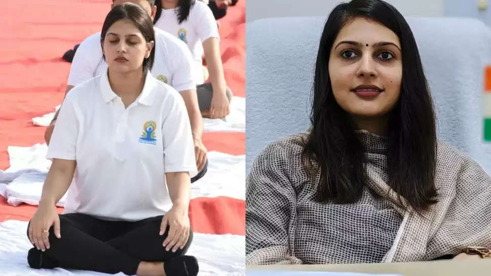 IAS Ankita Chowdhary Success Story : किसी अप्सरा से कम नहीं है यह IAS अफसर  अंकिता चौधरी, दूसरे अटेम्प्ट में ही 14वीं रैंक हासिल कर इस तरह बनी आईएएस  अफसर, जानिए इस